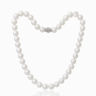 Marth Wayne's Pearl Necklace